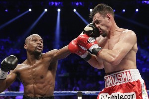 沃尔科特深情回忆，奏国歌时刻，三狮军团心中永驻两位阿尔茨海默症老人的身影