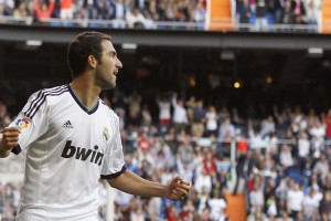 欧冠半决赛激战正酣 豪门对决引爆全球足球热潮