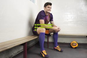 亚洲跨栏新星闪耀国际赛场，刷新个人最佳成绩