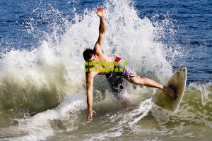 冰球联赛激战正酣，强队对决引爆赛季高潮