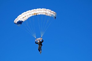 图赫尔公开澄清贝林厄姆误会，坦诚语言障碍，强调对球员的尊重与欣赏