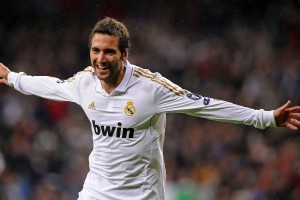 C罗梅开二度助球队逆转，刷新个人生涯进球纪录